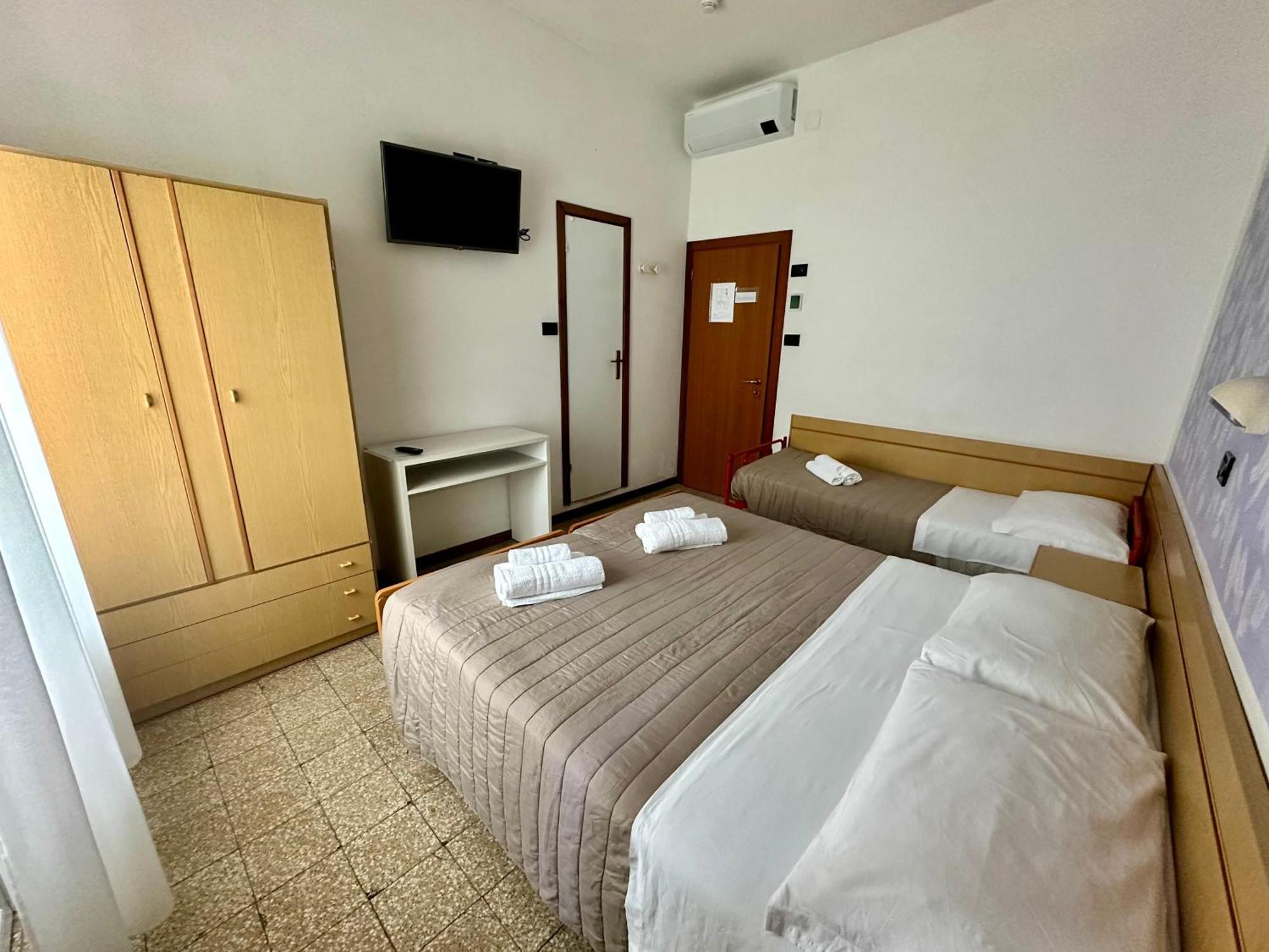Hotel Enna Rimini Exterior photo